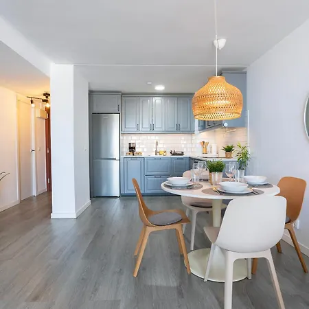 Con Terraza Y Vistas Al Mar - Nogalera Ii By Rent Me Apartman