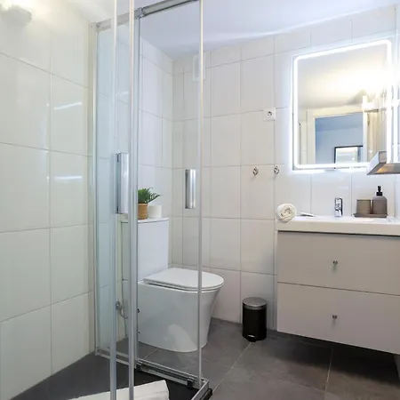 Apartamento Con Terraza Y Vistas Al Mar - Nogalera Ii By Rent Me *